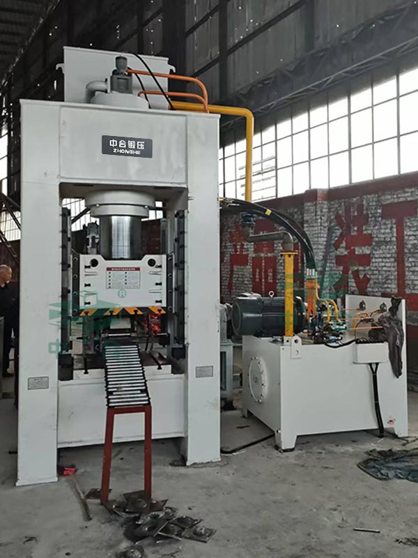 315噸錨桿托盤液壓機(jī).jpg